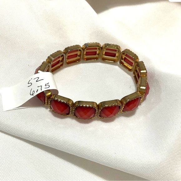 Red Acrylic Stretch Bracelet - Picture 4 of 6